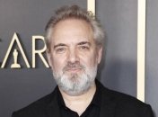 "Есть ли те, кто готов помочь тяжело раненным?": Сэм Мендес призвал Netflix и Amazon спасти культуру