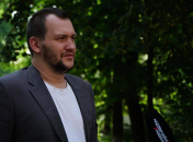 Денис Гороховский считает, что политики много тратят денег на самопиар