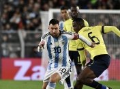 Лионель Месси в игре против Эквадора