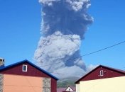 Викид попелу на Курилах.