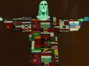 Статую Христа Спасителя засветили флагами стран, в которых есть Covid-2019 (Видео)