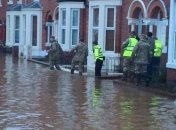 Более тысячи человек эвакуированы из-за наводнения в Великобритании