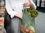 Женщина с сумкой