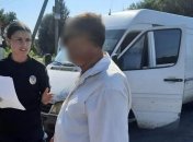 Добу без їжі і води у металевій коробці: фермер взяв у заручники різнороба на Вінниччині (фото, відео)