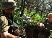 Обострение на фронте: противник бьет из "Градов", трое воинов ВСУ ранены 