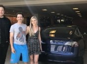 Миллиардер Илон Маск стал курьером в Tesla