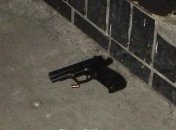 В Киеве пьяный мужчина открыл стрельбу в несовершеннолетних: есть раненый