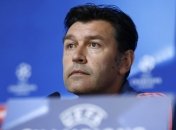 Тренер "Лиона" еще не отправлен в отставку официально