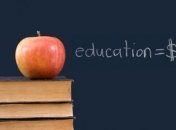 Подсчитали, сколько денег сдают родители в школьные фонды