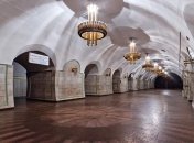 В метро Киева в час "пик" на рельсы упал человек