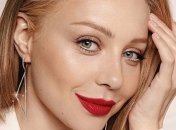 Тіна Кароль розбурхала мережу образом у брючному костюмі