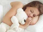 Медики рассказали, как поза во сне влияет на здоровье