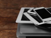 Куда лучше положить старый смартфон