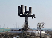 Убитые дважды: оккупанты разрушили мемориал жертв Холокоста под Харьковом