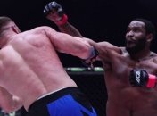 Украинский боец ММА проиграл нокаутом в чемпионском бою (видео)