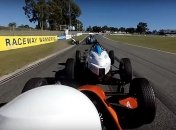 Гонщица отделалась ушибом шеи при ударе головой об асфальт (Видео)