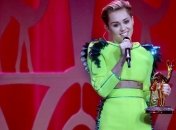 Майли Сайрус попробует себя в роли ведущей 