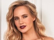 Глюкоза поразила снимком своей мамы в купальнике 