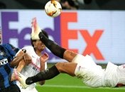 Чудо-гол ударом через себя принес Севилье победу в Лиге Европы (Видео)