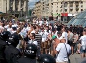 Киевская милиция предотвращает потасовки между футбольными фанатами