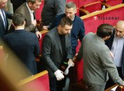 Депутат признался, что услышал немало версий получения своего увечья от других коллег