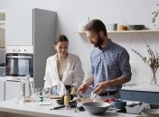 Приготування їжі не обходиться без брудних тарілок