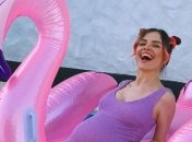 "О важнейшем и трепетном периоде": MamaRika представила новый клип, в котором снялся ее муж Сергей Середа (видео)