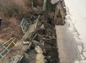 На Львовщине обрушилась часть моста через Днестр