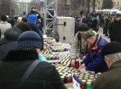 В Киеве проходит панихида по погибшим Героями Небесной Сотни