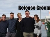 Активисты Greenpeace использовали капсулу для проживания, а не бомбу