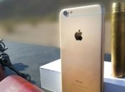 Американец испытал iPhone 6 крупнокалиберной винтовкой