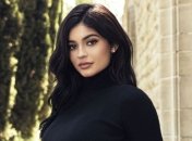 Кайли Дженнер начала жить с подругой в своем особняку 