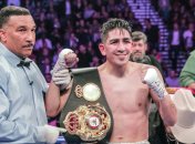 Лео Санта Крус завоевал пояс в четвертом весе