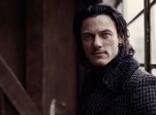 Люк Эванс стал стоматологом