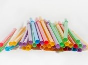 Соломинка для коктейлей отмечает 125-летний юбилей