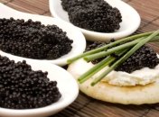 Черная икра полезна для кожи