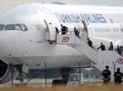 Турецкий самолет вынужденно сел в Белграде