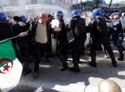 Антиправительственные протесты в Алжире: Около 200 человек пострадали 