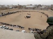 В Йемене взорвали автоколонну бензовозов