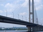 Южный мост в Киеве покрывают новым типом асфальта - на десятилетия