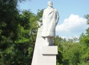 В Одессе сносят последний памятник Ленину