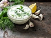 Греческий соус дзадзики - отличное дополнение ко многим блюдам