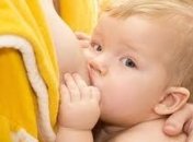 Кормление грудью защищает детей от диабета