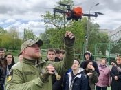 Українським школярам показують, як працюють дрони