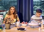 Співачка Тіна Кароль показувала, як прикрасити стіл до Великодня