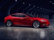 Седан Tesla Model S прошел испытание лужей