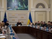 Заседание членов Верховной Рады и военных