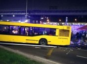 Появились трагические детали наезда автобуса на людей на Выдубичах в Киеве