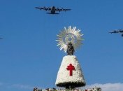 В Испании парашютист застрял на столбе (Видео)