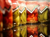 Маринуйте огірки та помідори правильно